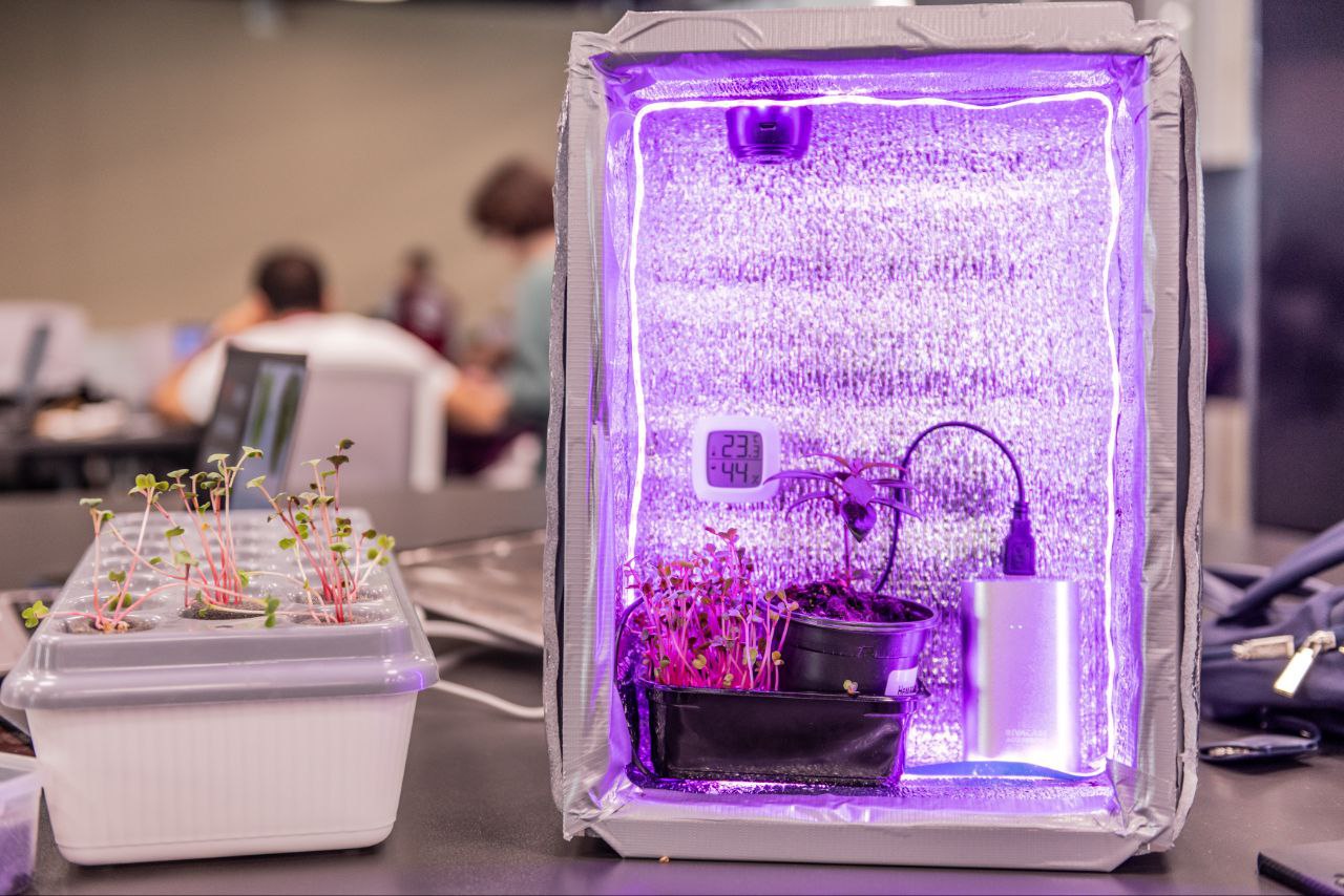 Plantery: modular vertical farms for the Arctic | Сколтех