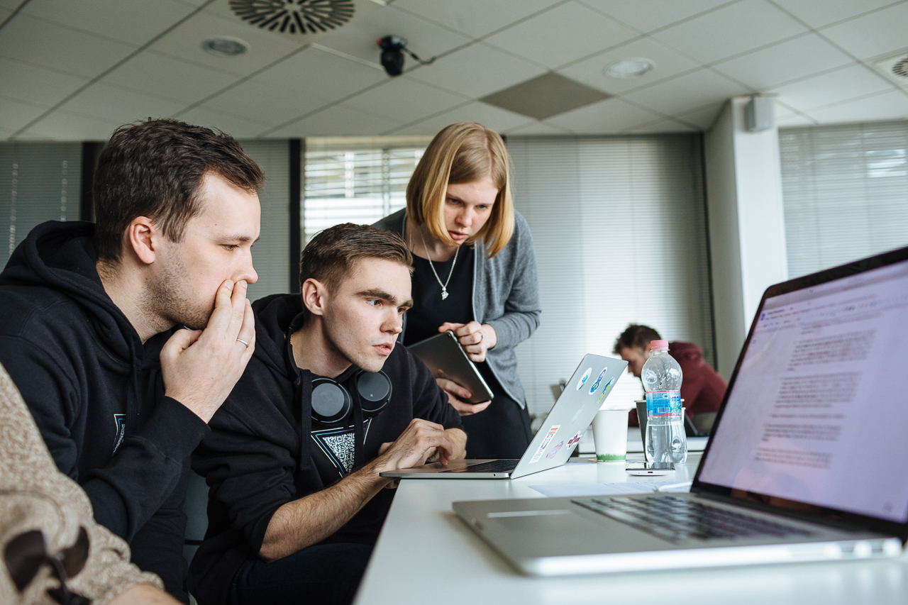 Students and mentor at work, at University of the Republic of San Marino